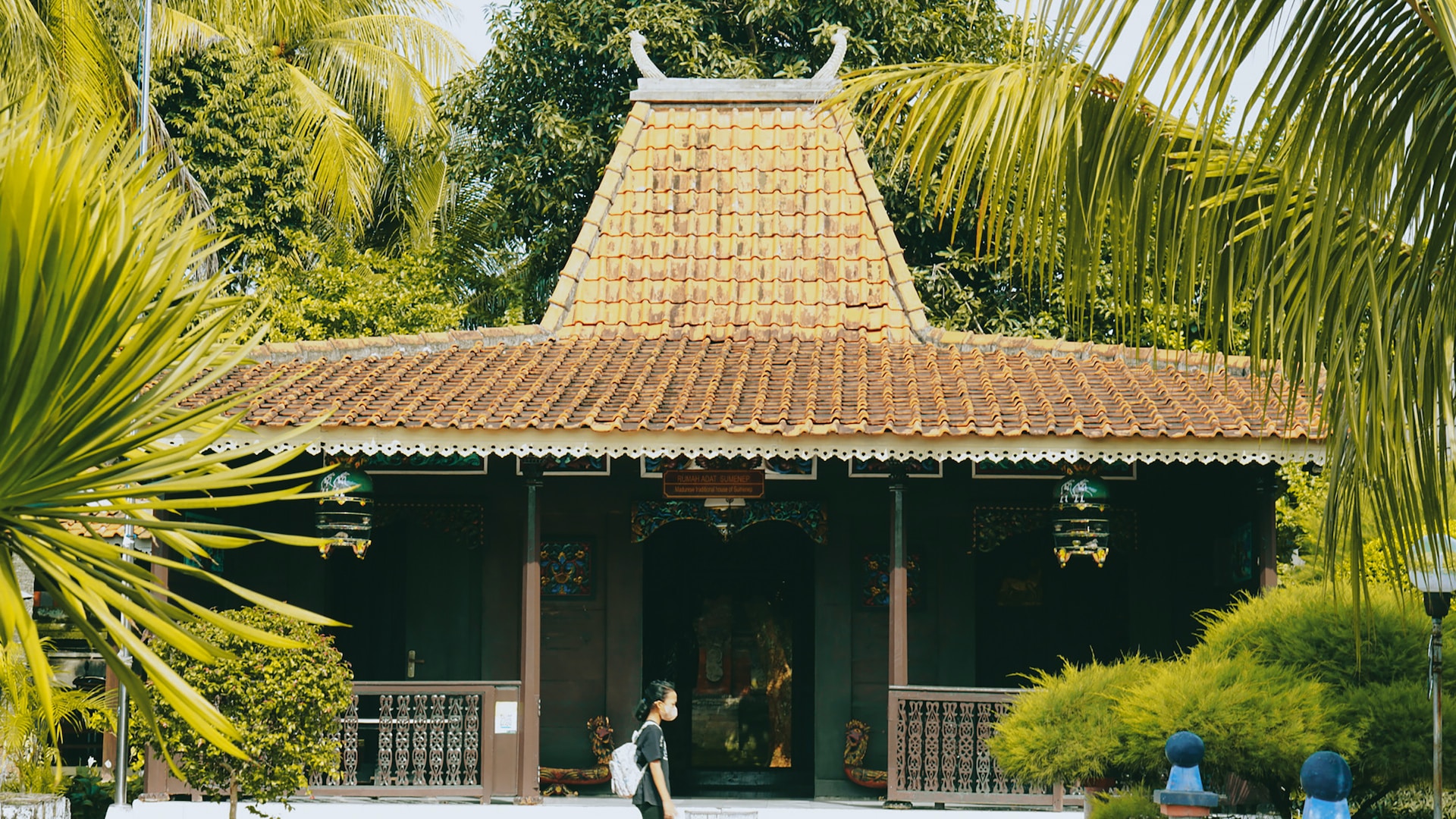 Bangunan rumah adat tradisional