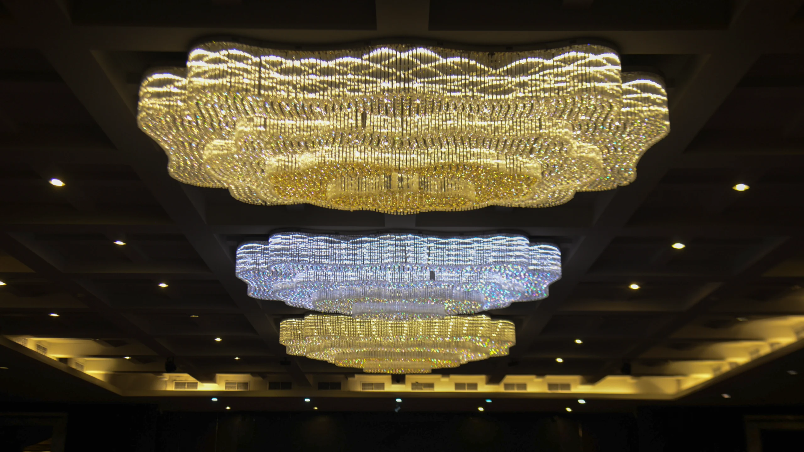 Chandelier Exclusive Di Ballroom Brin Gatsu