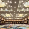 Tampak 6 Buah Chandelier Dengan Karpet Autentic Grand Slipi