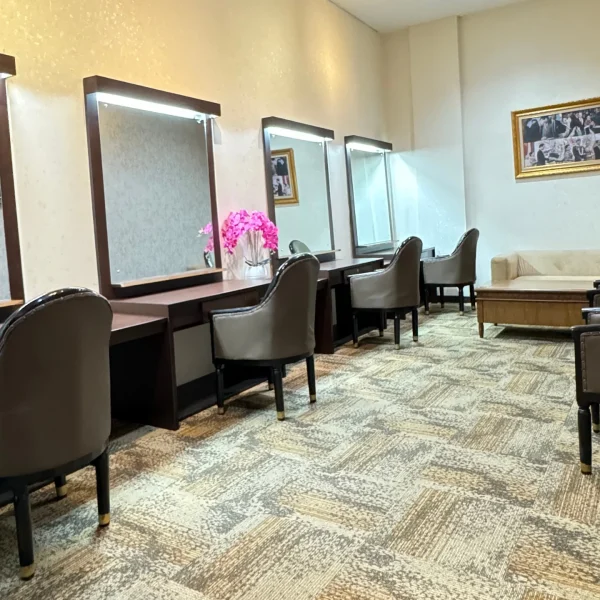 Tampak Samping Ruang Rias Pengantin Grand Slipi